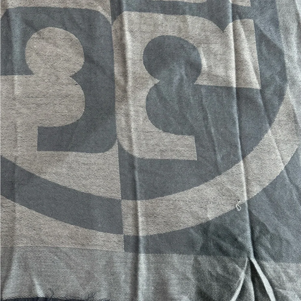 Tory Burch scarf - Picture 2 of 5